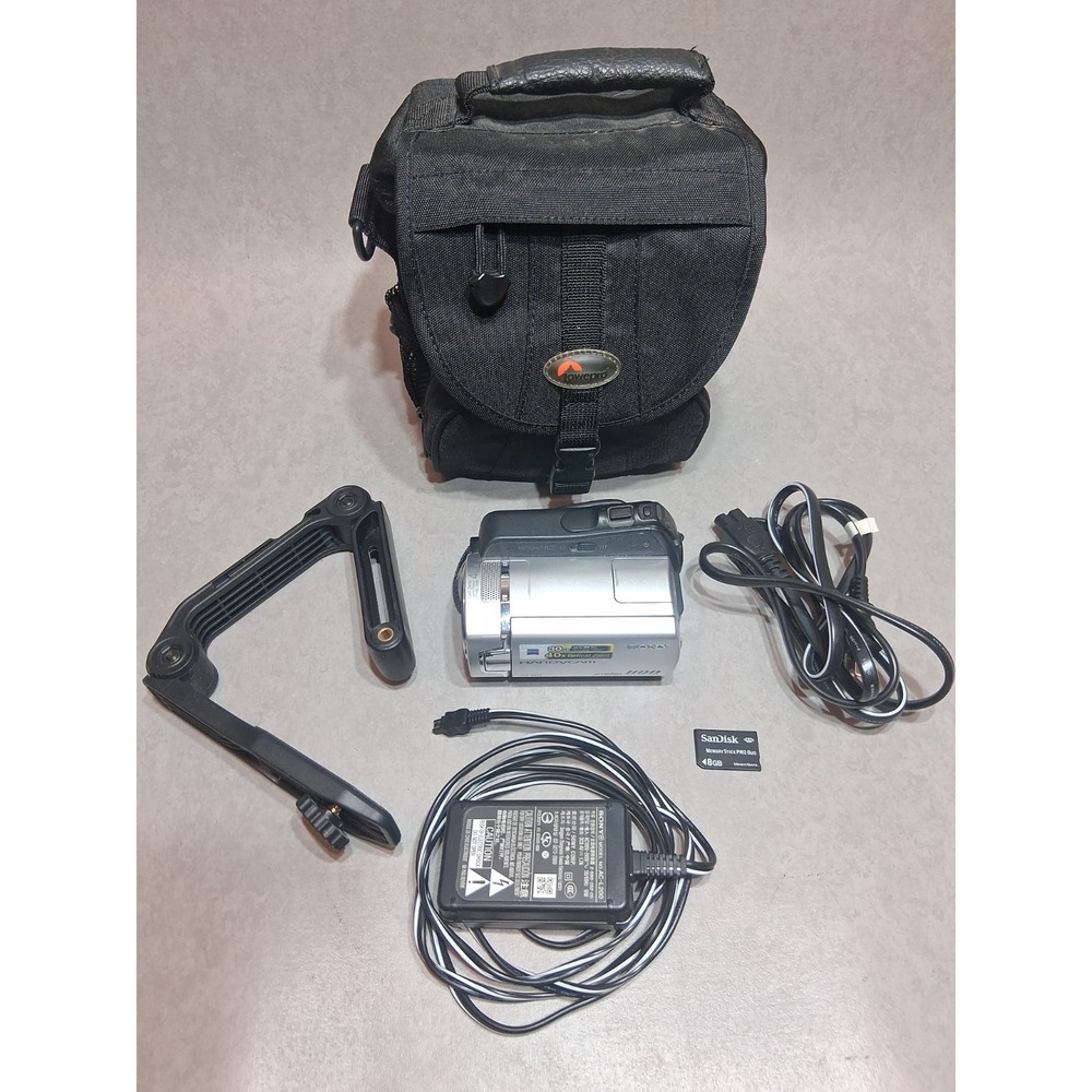 Sony DCR-SR45 Handycam Digital Video Camcorder w/charger Cord, Case And Handle